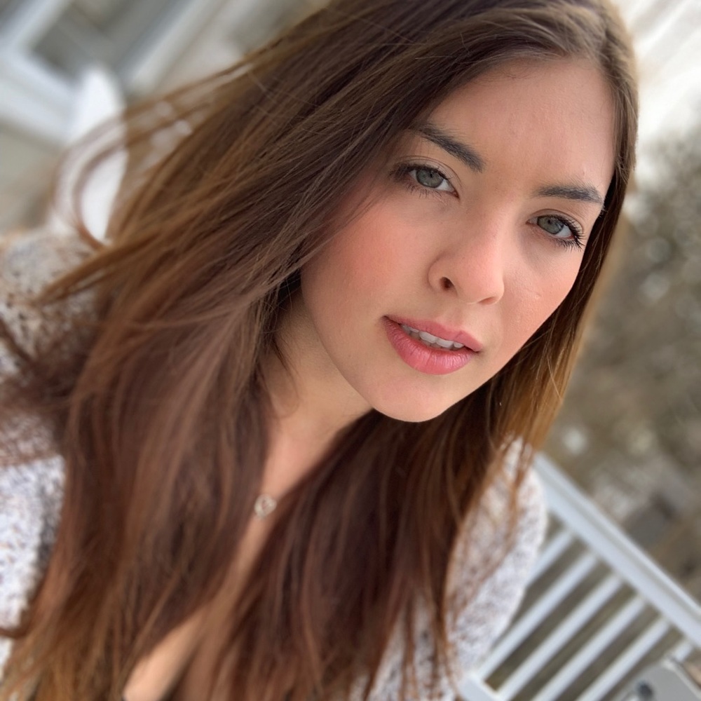 Meet your Posher, Olivia